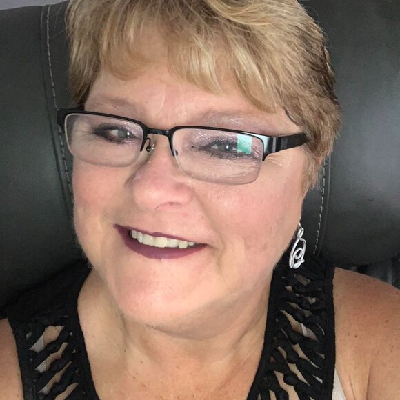 Meet your Posher, Brenda - Picture 1 of 1